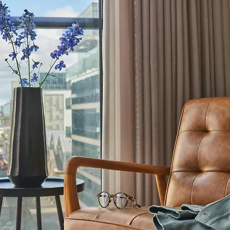Sonder By Marriott Bonvoy Britain Quay Grand Canal Square 4*