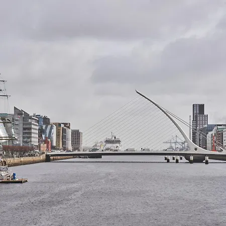 Aparthotel Sonder At Britain Quay 4*