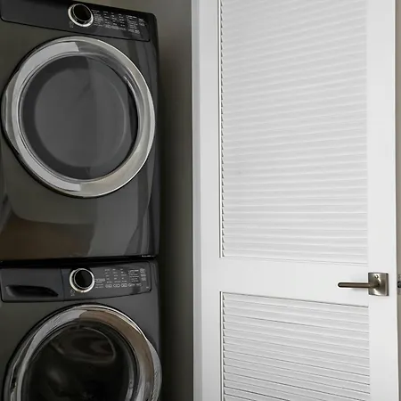 Sonder By Marriott Bonvoy Britain Quay Grand Canal Square 4*