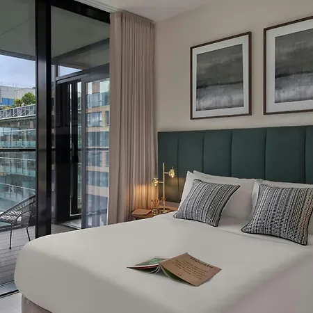 Sonder By Marriott Bonvoy Britain Quay Grand Canal Square دبلن