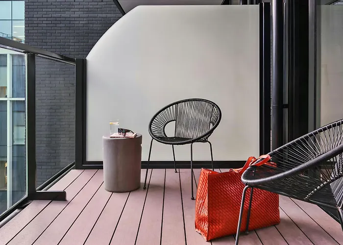 Sonder By Marriott Bonvoy Britain Quay Grand Canal Square Aparthotel 4*