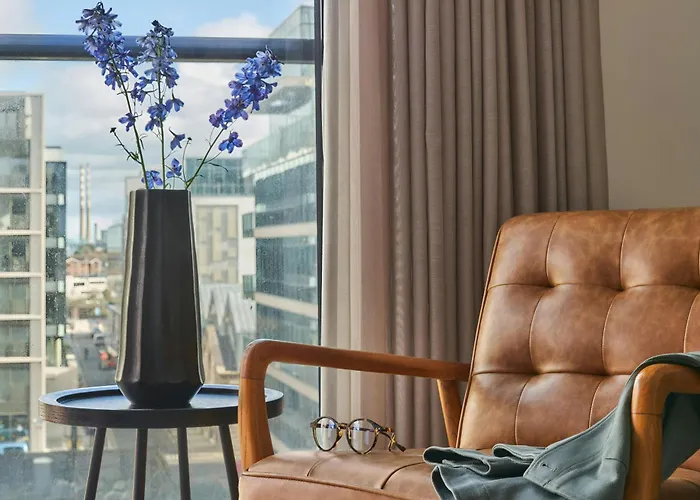 Sonder By Marriott Bonvoy Britain Quay Grand Canal Square 4*