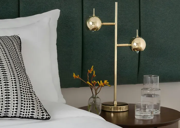 Sonder By Marriott Bonvoy Britain Quay Grand Canal Square Aparthotel