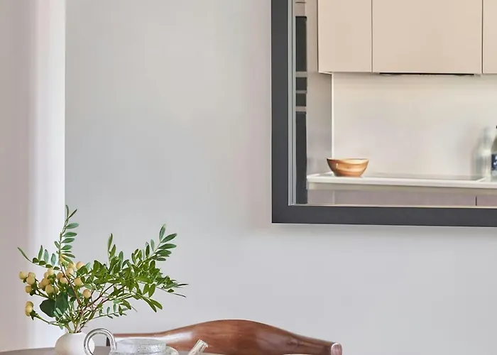 Sonder By Marriott Bonvoy Britain Quay Grand Canal Square 4*