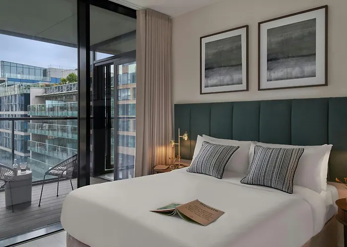 Sonder By Marriott Bonvoy Britain Quay Grand Canal Square Dublino