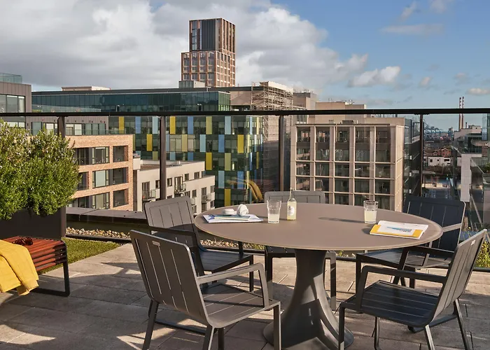 Sonder By Marriott Bonvoy Britain Quay Grand Canal Square 4*