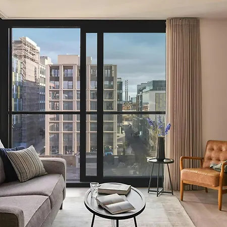 Apartahotel Sonder By Marriott Bonvoy Britain Quay Grand Canal Square 4*