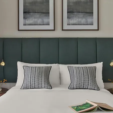 Sonder By Marriott Bonvoy Britain Quay Grand Canal Square