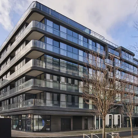 Sonder By Marriott Bonvoy Britain Quay Grand Canal Square 公寓式酒店